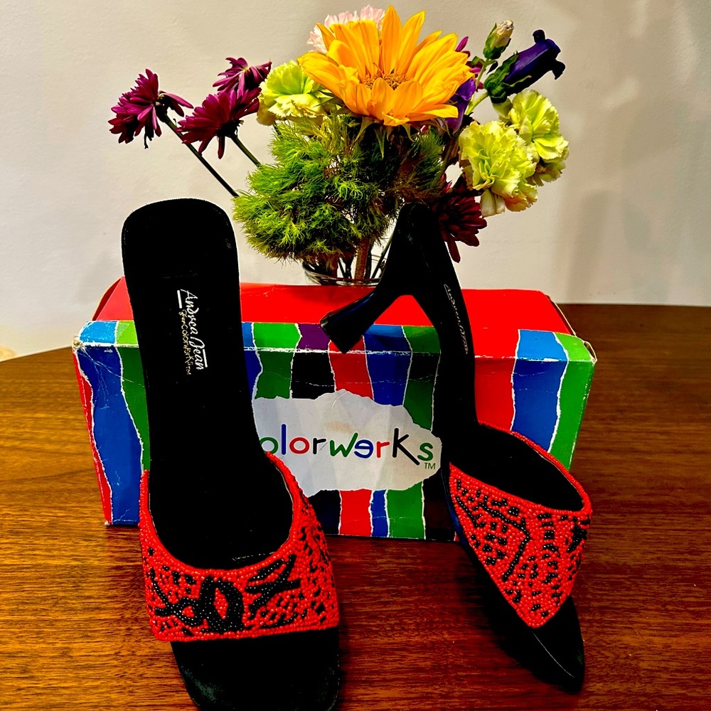 Andrea Dean Colorwerks 90's Red / Black Beaded Slide Sandal Kitten Heel Size 9.5